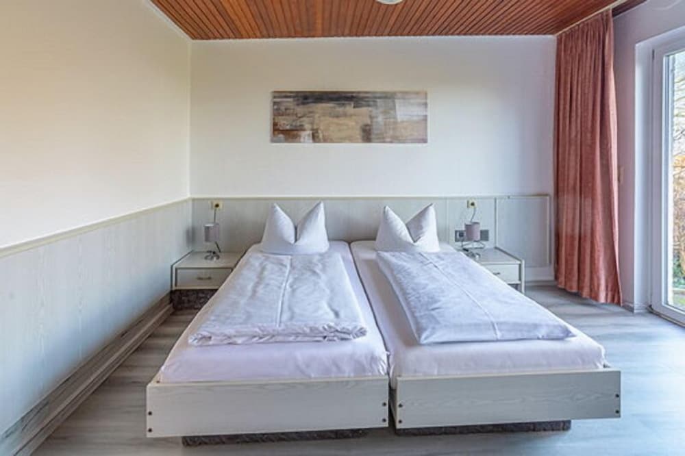 Basic Double Room