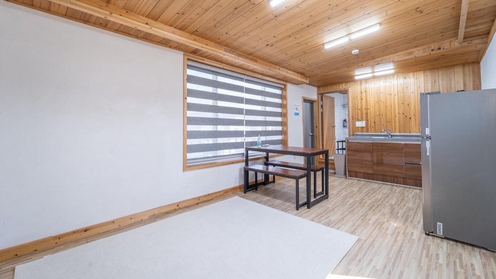 Basic Room, 1 Bedroom (dokchae1) - Photo 2