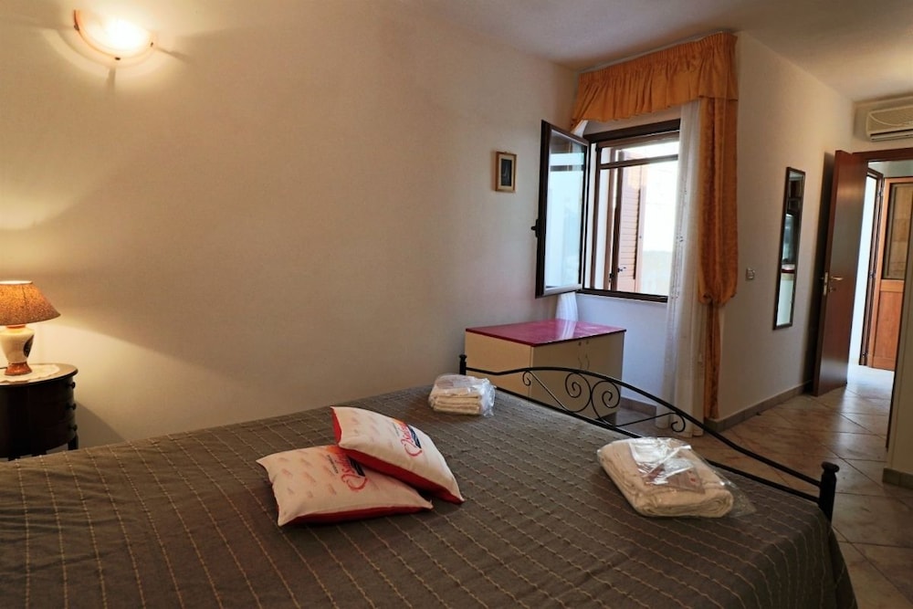 House, 4 Bedrooms, Sea View (Donna Rita) photo 2