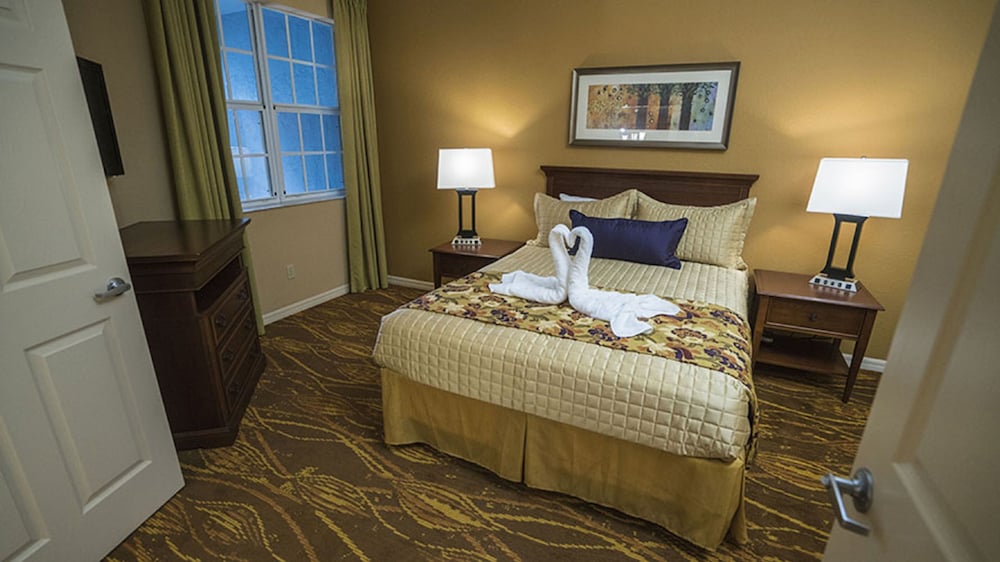 Deluxe Two Bedroom Suite - Photo 3