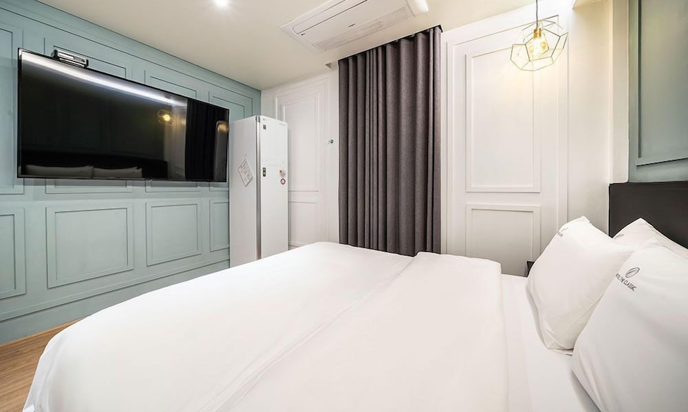 Suite - Photo 5
