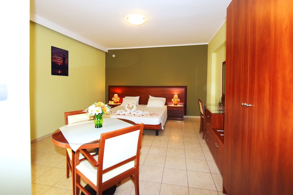 Double Room - Photo 3