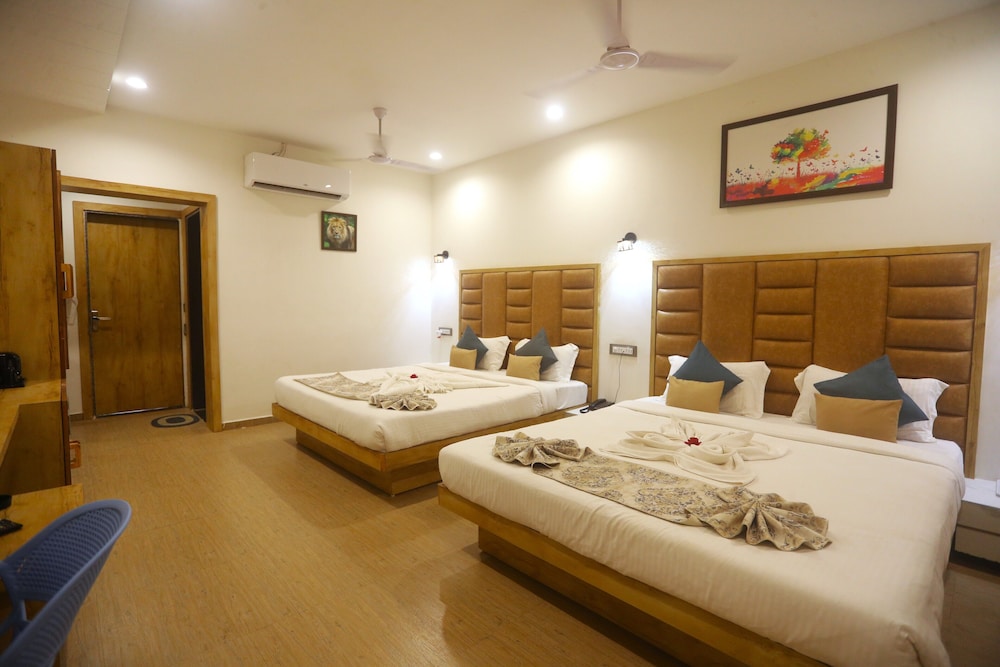 Family Room - Photo 4
