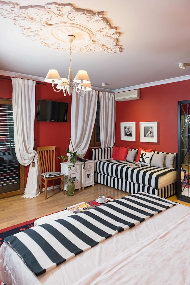 Luxury Triple Room, 1 Bedroom, Balcony, City View photo 2
