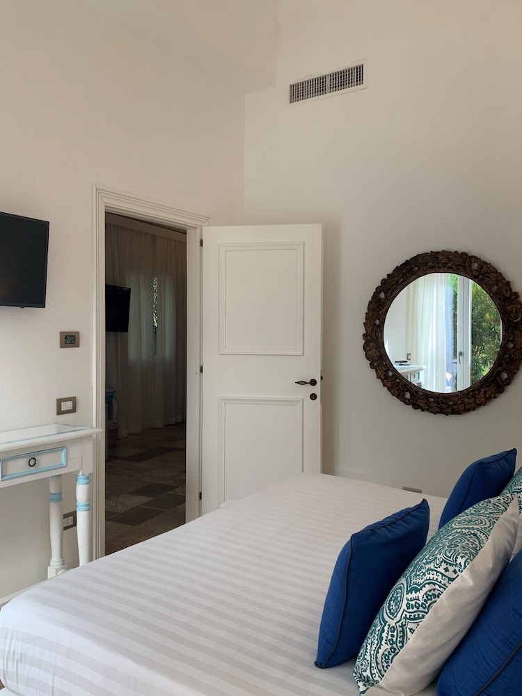 Suite - Photo 3
