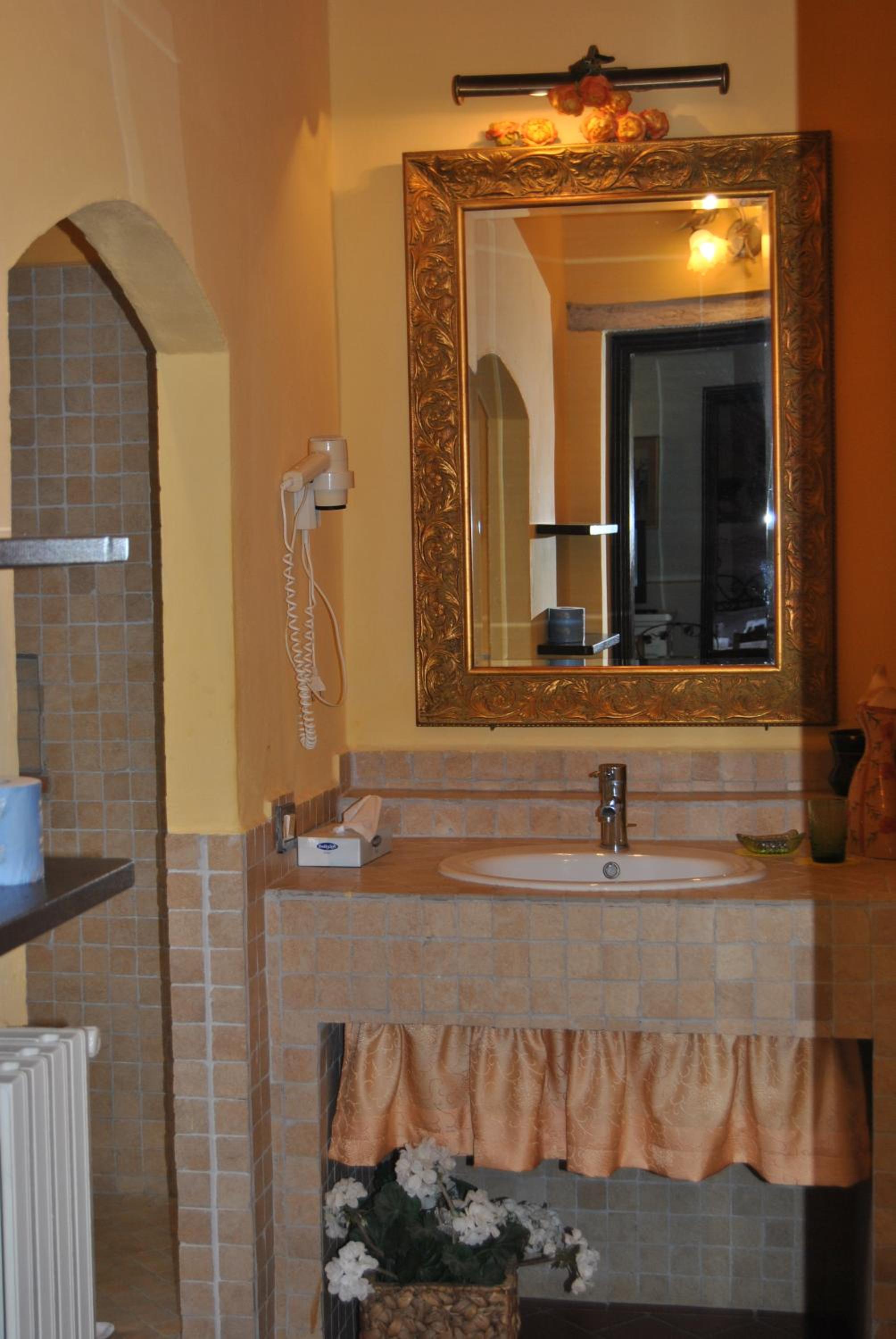 Two -Bedroom Apartment (2 Adults + 2 Children) - Split Level