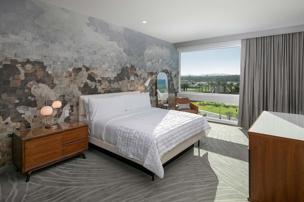 Suite, 1 Bedroom - Photo 4