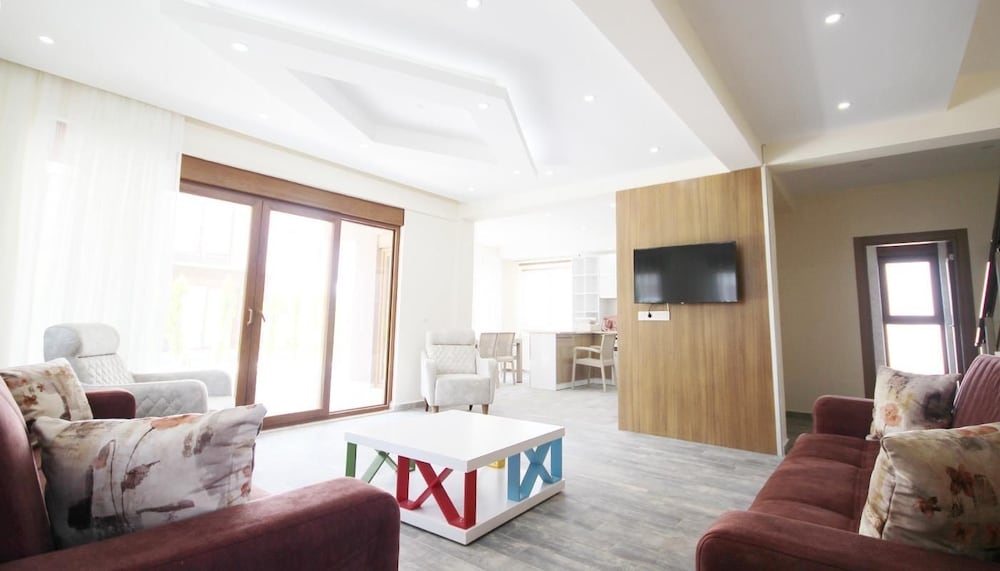 Villa photo 3