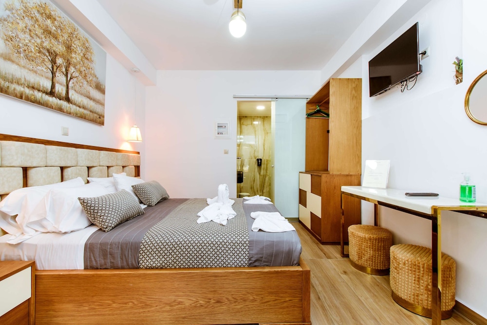 Double Room - Photo 32