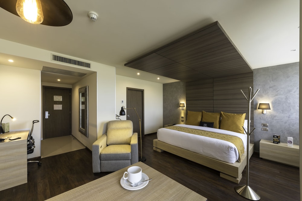 Suite - Photo 2
