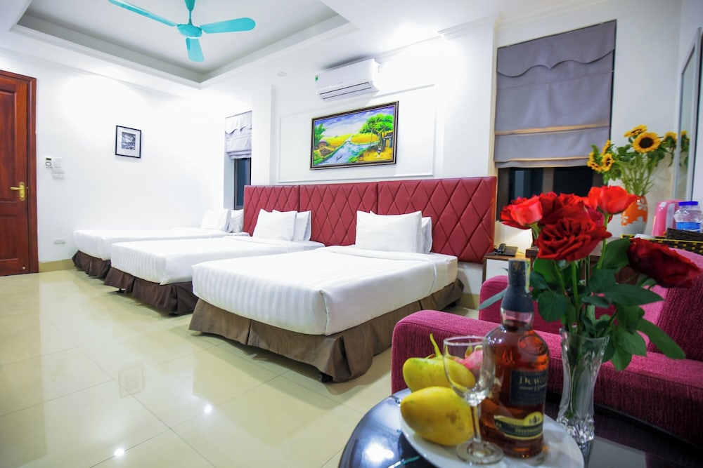 Deluxe Triple Room, Courtyard View