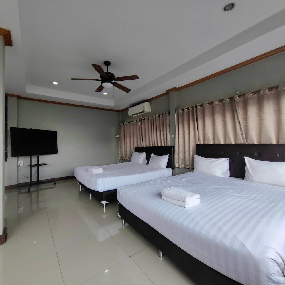 Deluxe Quadruple Room