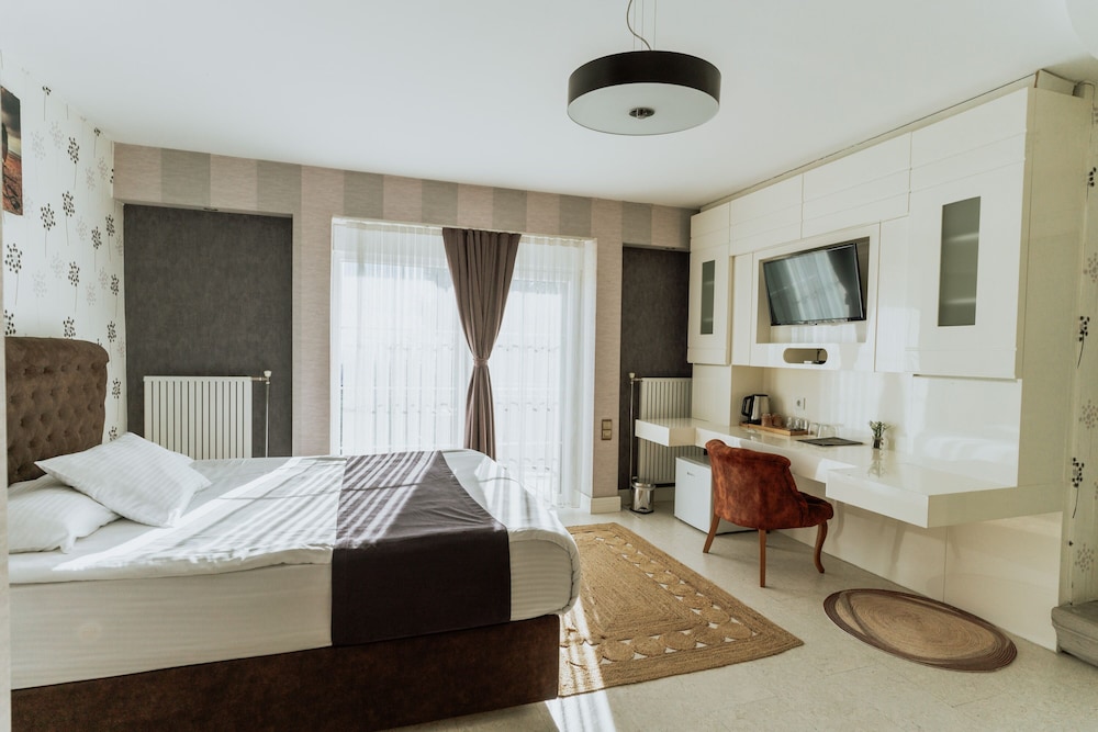 Premium Room, Multiple Beds, Smoking, City View photo 1