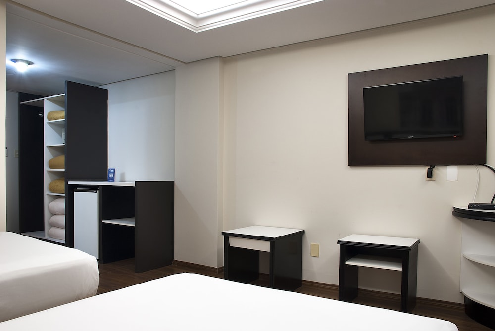Classic Triple Room, 3 Twin Beds photo 3