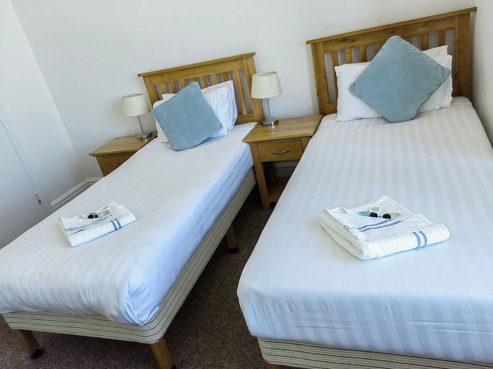 Twin Room, Ensuite, Sea View photo 3