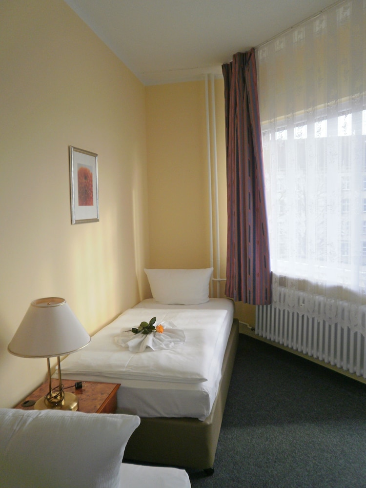 Comfort Quadruple Room, Shared Bathroom photo 2