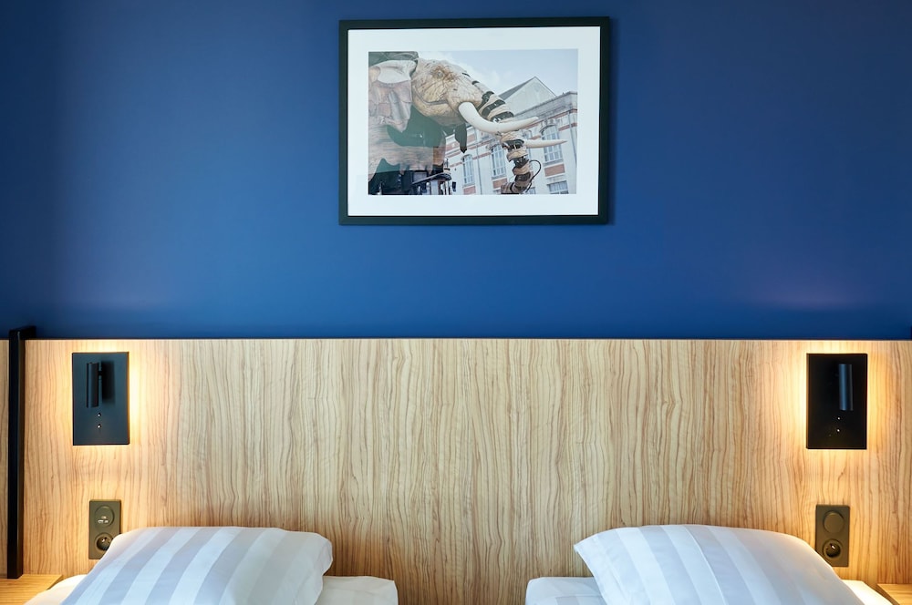 Family Room - Photo 3