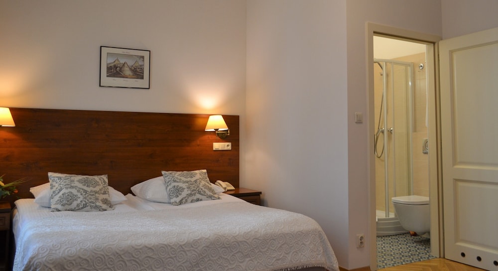 Classic Twin Room photo 2
