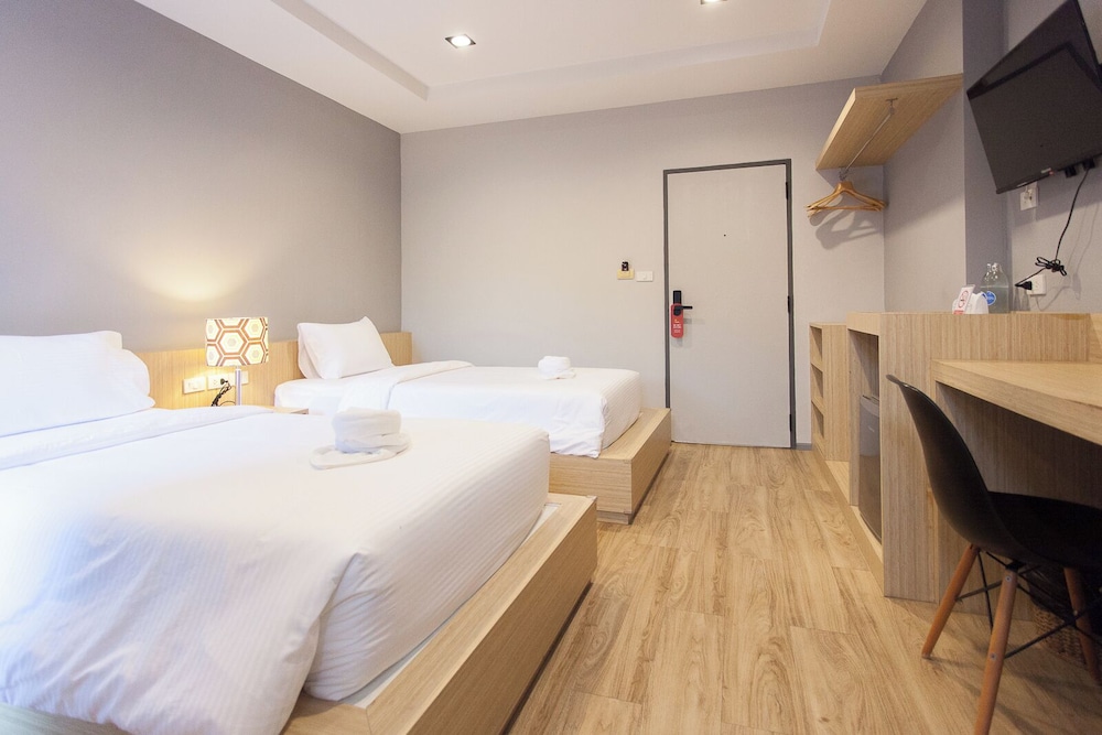 Standard Twin Room, Balcony photo 2