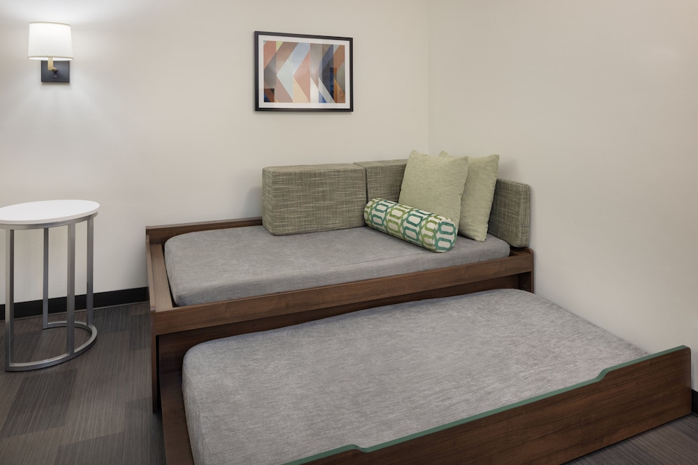 Room, 1 Queen Bed, Accessible, Non Smoking (Transfer Shower) - Photo 4