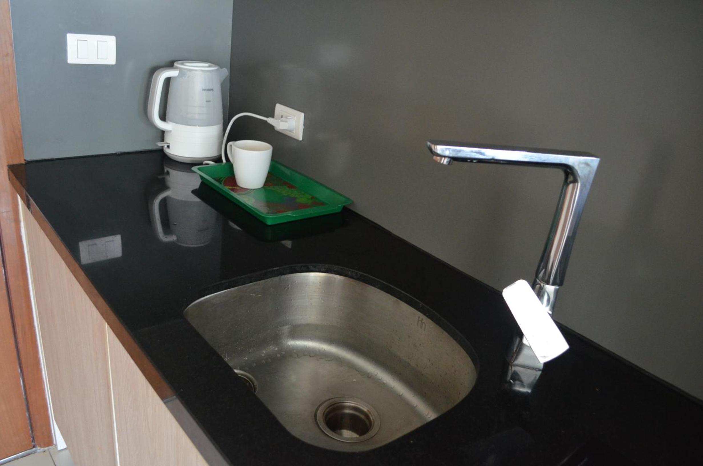 Studio Apartment photo 3