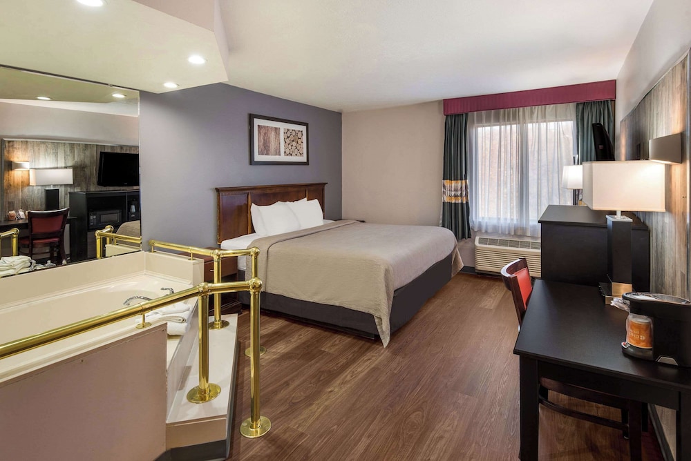 Romantic Room, 1 King Bed, Non Smoking - Photo 1