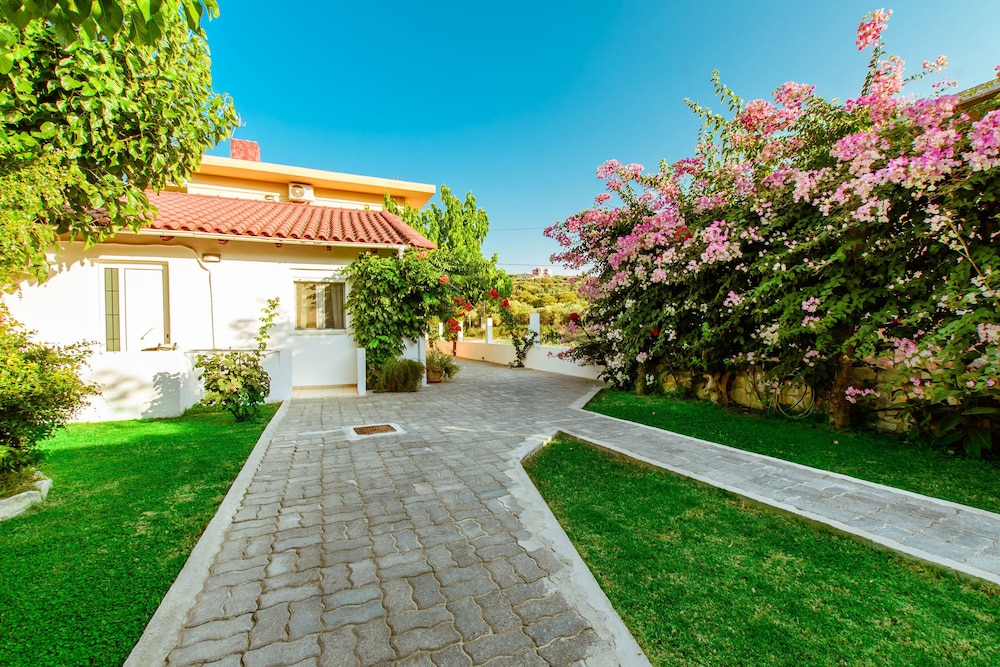 Garden Bungalow (06) photo 2