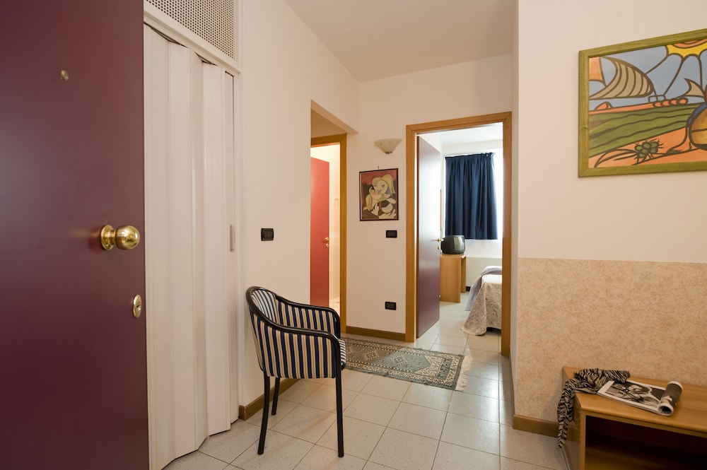 Economy Apartment, 2 Bedrooms, Annex Building photo 3