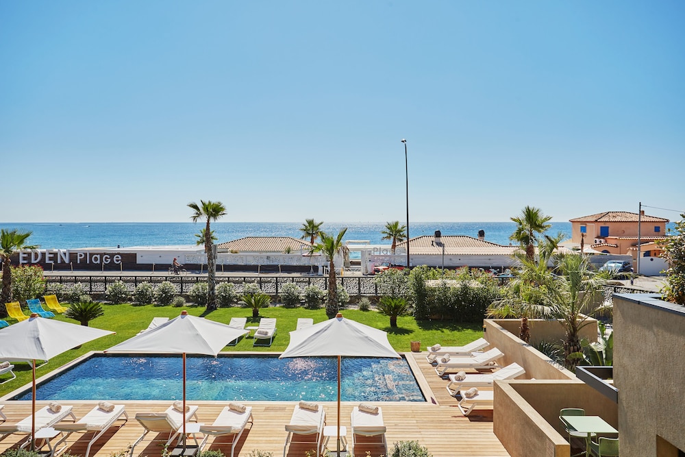 Deluxe Room, 1 King Bed, Sea View - Photo 6