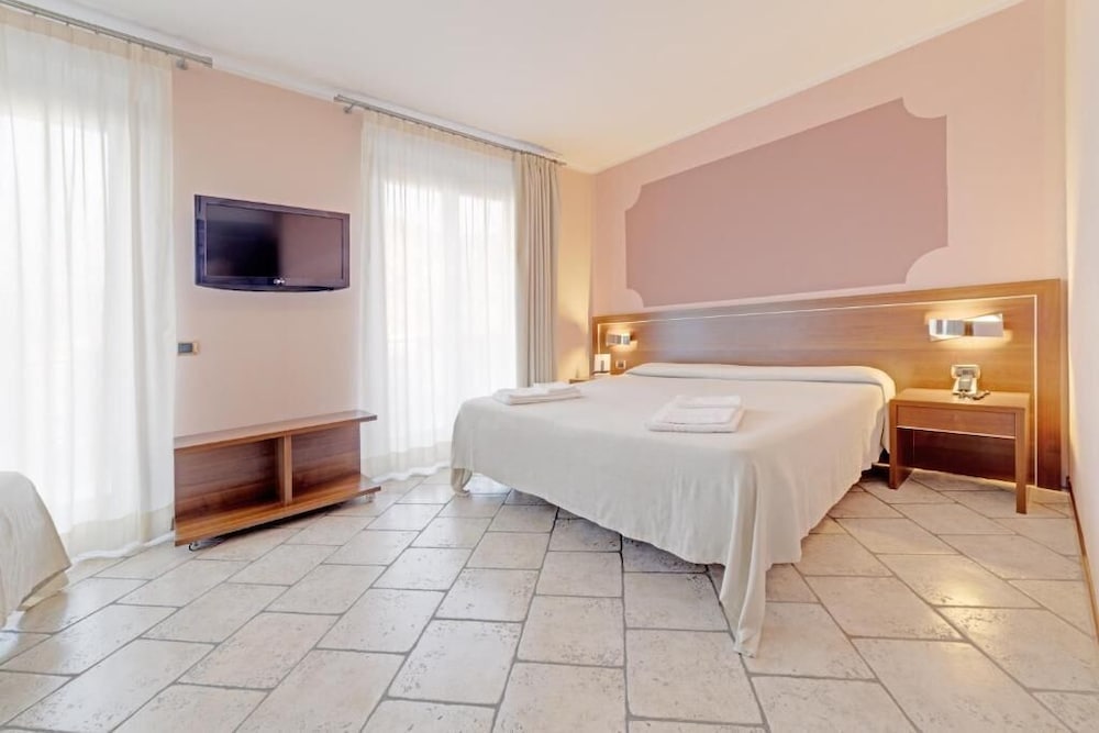 Superior Quadruple Room photo 1
