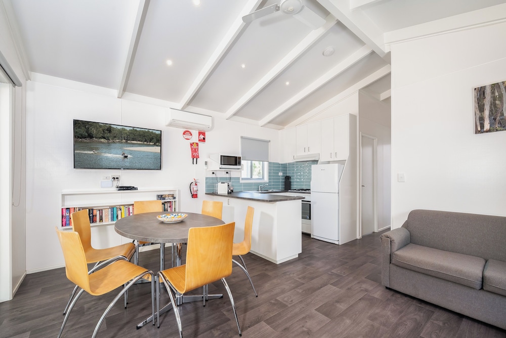 2 Bedroom Riverview Villa photo 2