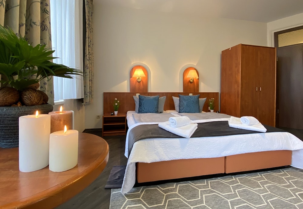 Deluxe Double Room Single Use, 1 Bedroom photo 1