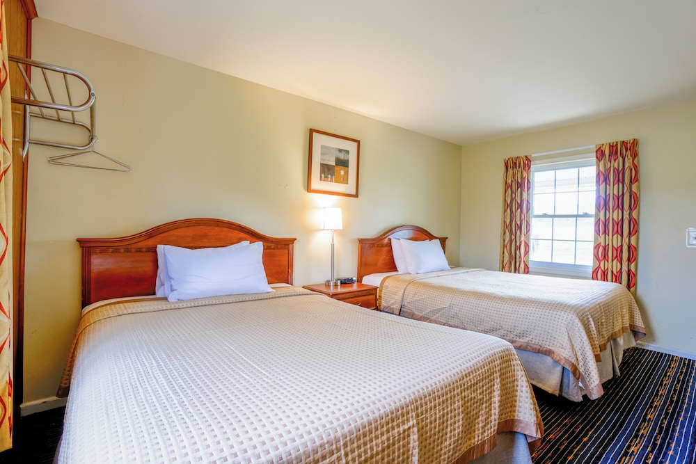 Room, 2 Queen Beds, Non Smoking photo 2