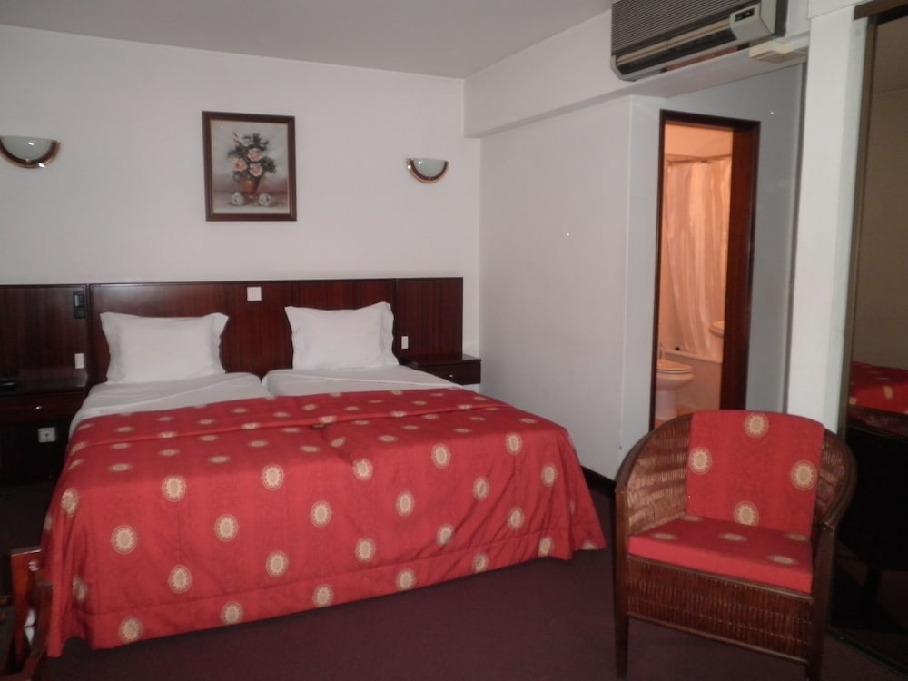 Classic Double or Twin Room, 1 Double or 2 Twin Beds, Non Smoking photo 2