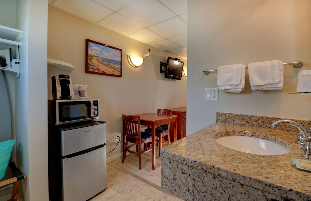 Traditional Quadruple Room, 2 Double Beds photo 2