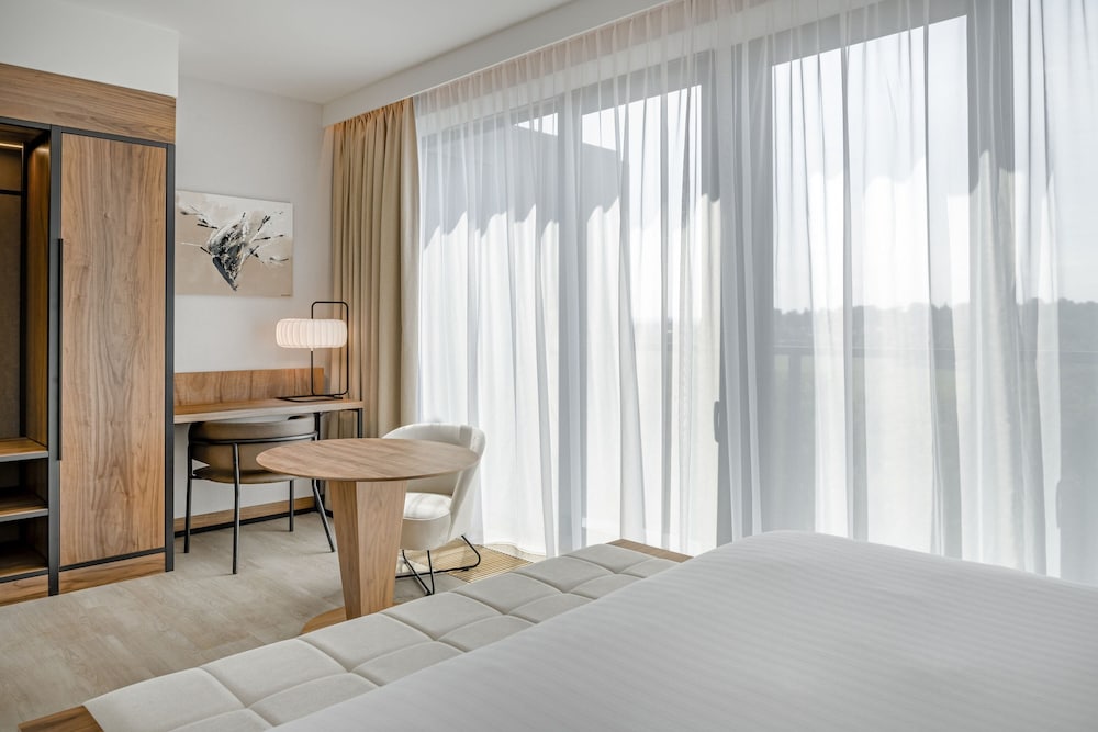 Superior Room, 1 Double Bed, Balcony - Photo 13