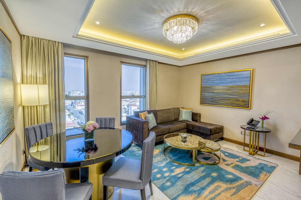 Senior Suite - Photo 5