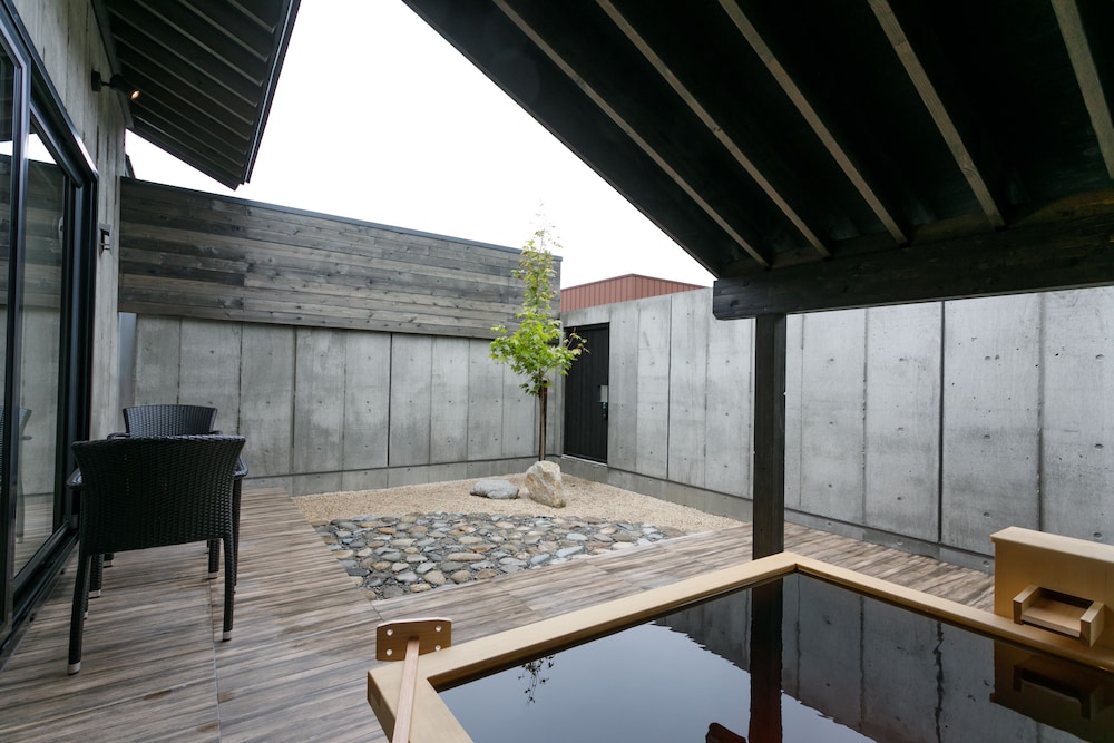 Standard Twin Room with Open Air bath - Non-Smoking photo 2
