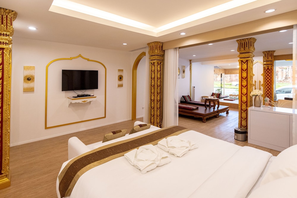 Royal Suite - Photo 13
