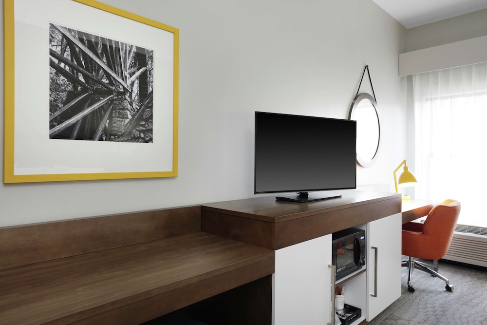 Room, 1 King Bed with Sofa bed, Refrigerator & Microwave