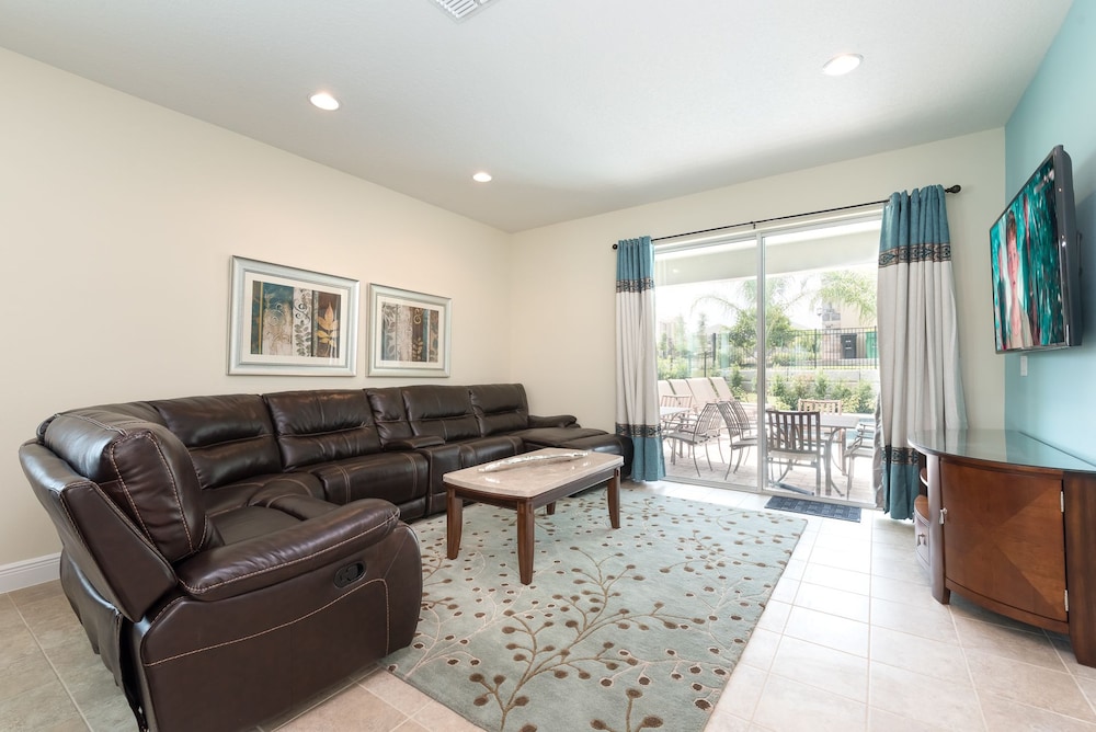 Family Villa, Multiple Bedrooms, Garden Area