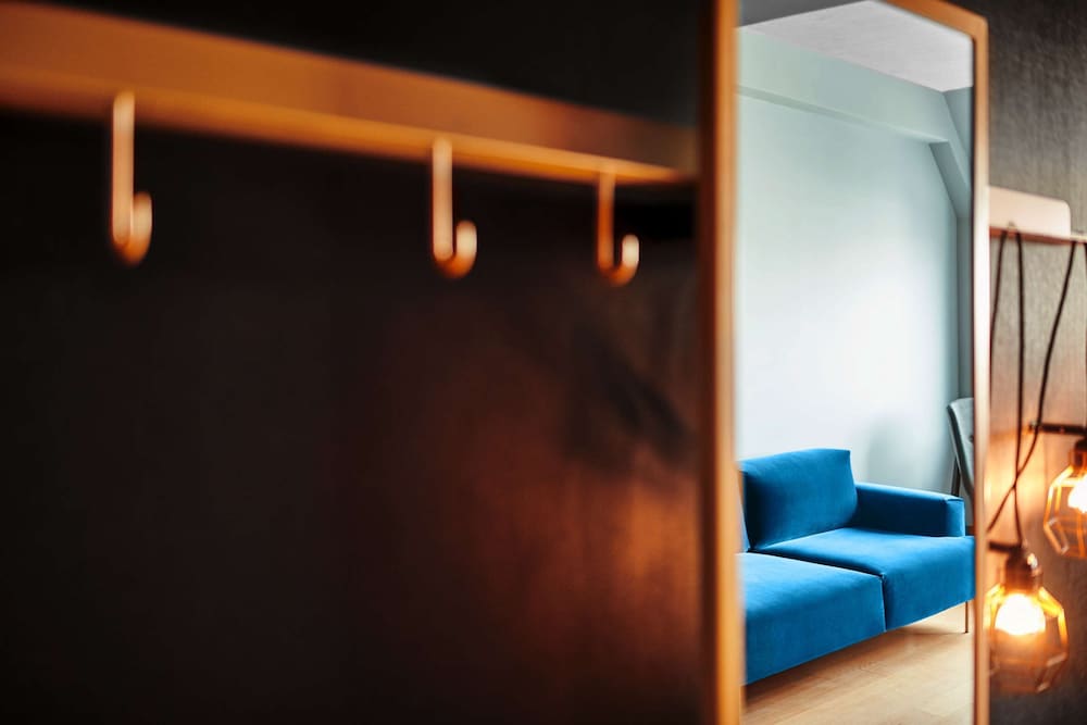 Suite (Backbeat) photo 1