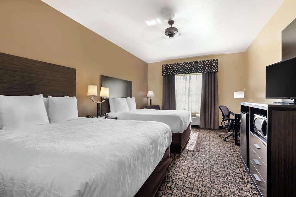 Standard Room, 2 Queen Beds, Non Smoking, Refrigerator & Microwave - Photo 1