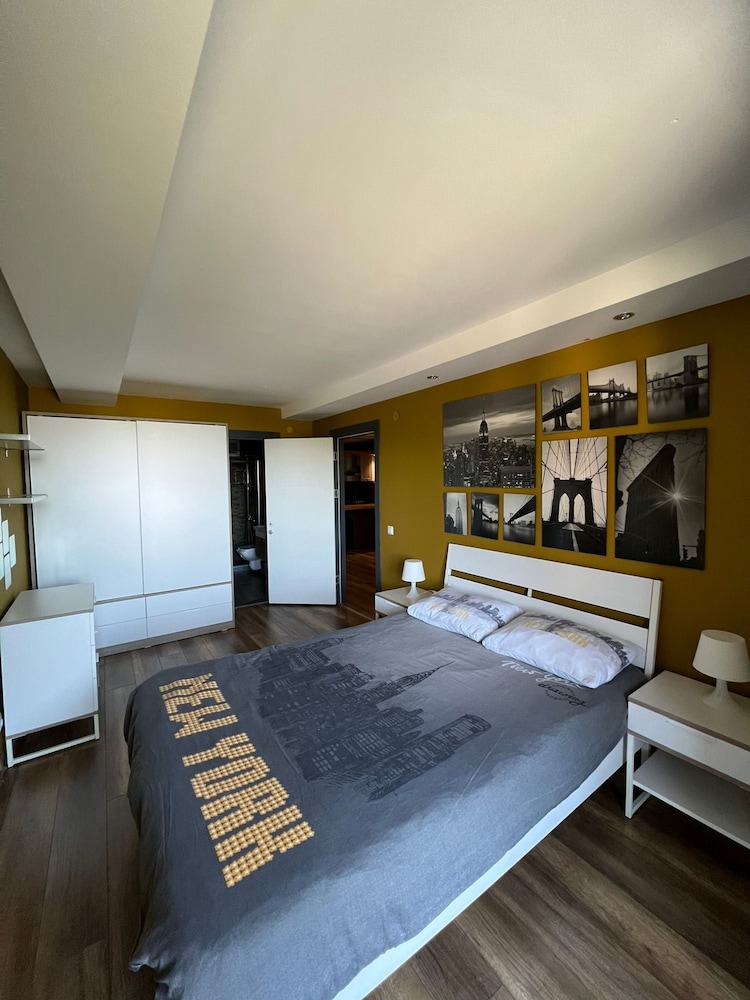 Premium Condo, Sea Facing
