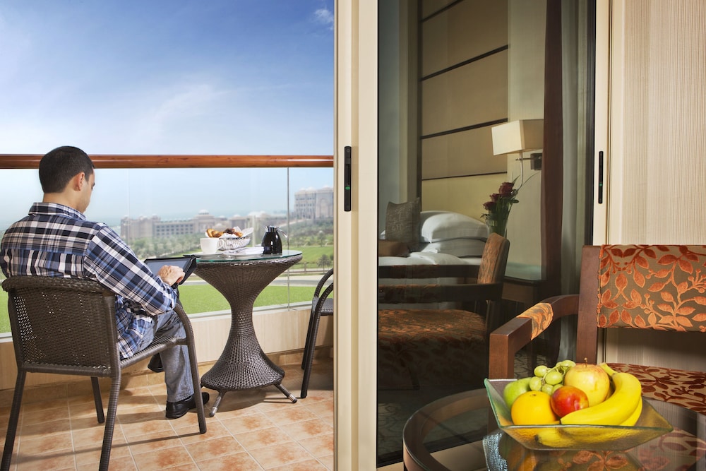 Classic Room, 1 King Bed, Balcony