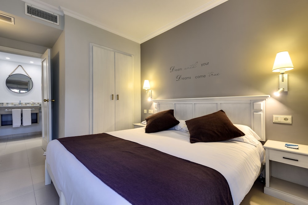 Premium Apartment, 1 Bedroom, Balcony - Photo 1