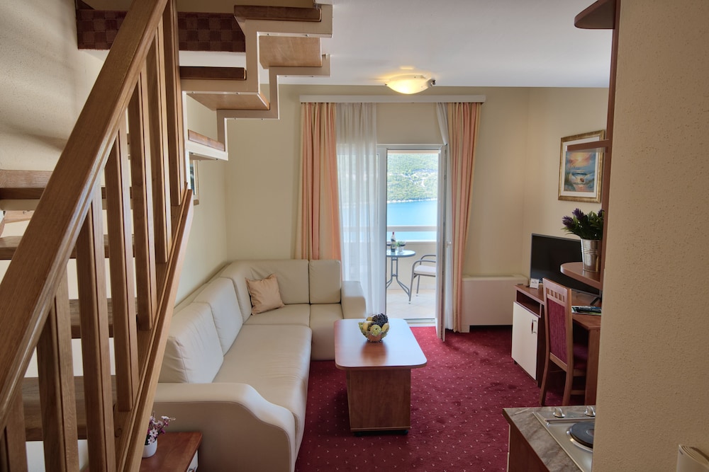 Suite, Balcony, Sea View photo 3