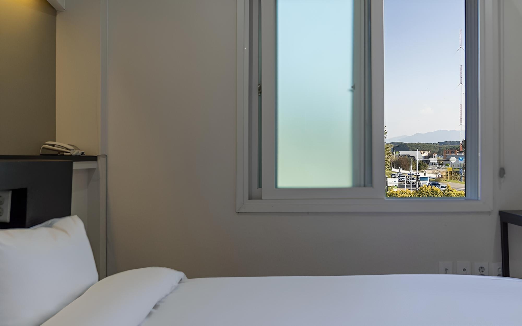 Room (Standard Double B) - Photo 3