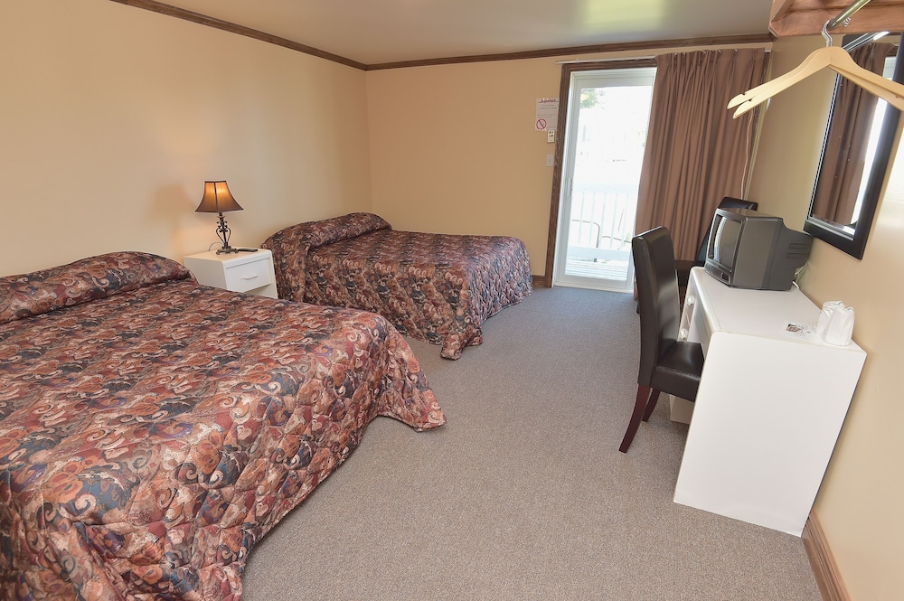 Standard Room, 2 Double Beds (5) photo 3