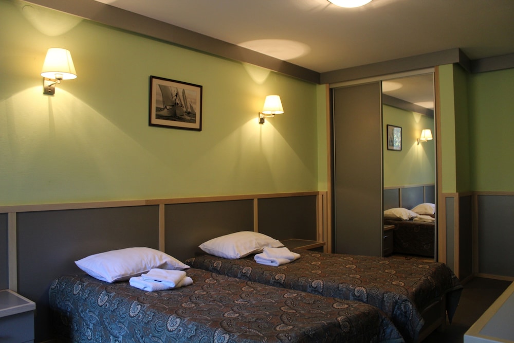 Standard Double or Twin Room, Bay View photo 2